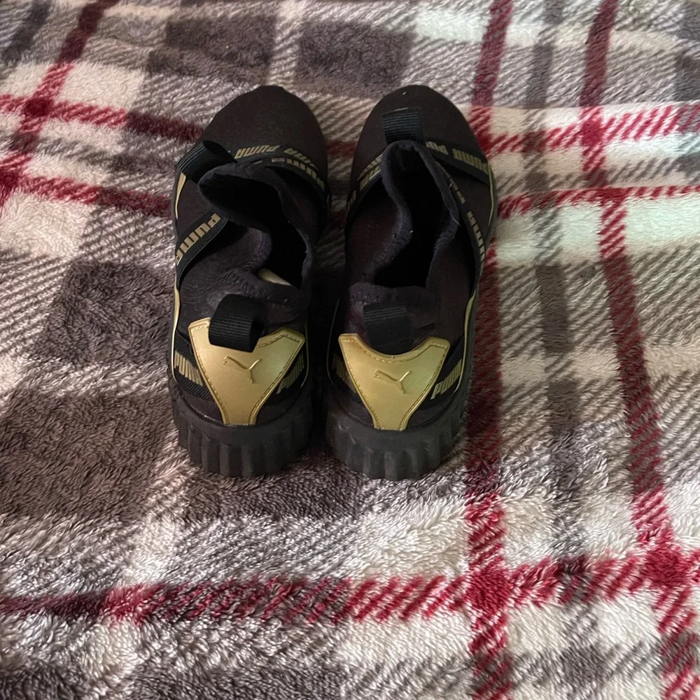 Kids Puma sneakers - Picture 2 of 3